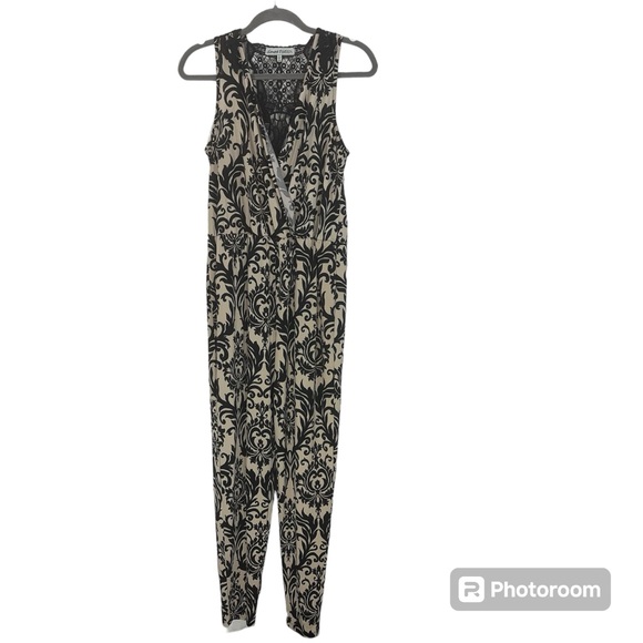Almost Famous Sleeveless V-Cut Embroidery‎ Back Lace Jumpsuit Size L - Picture 1 of 12